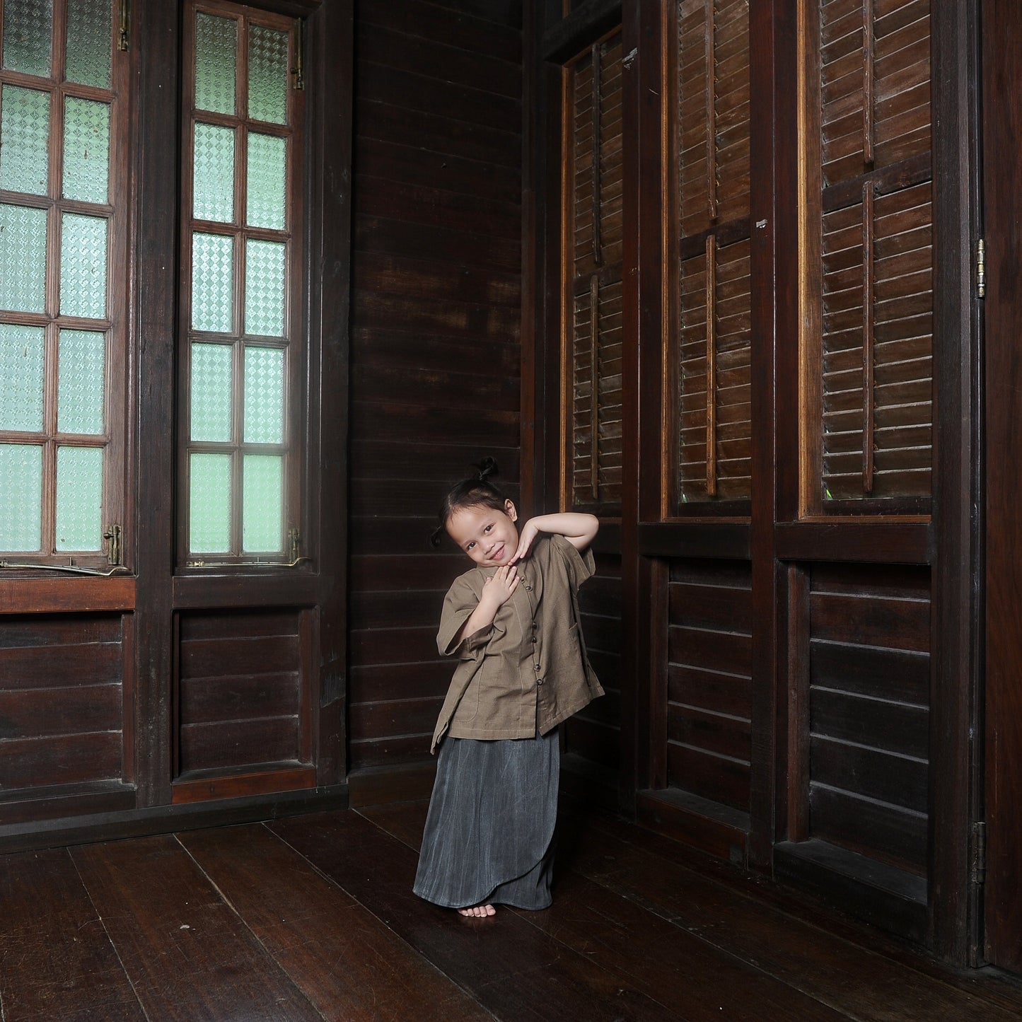 Ratna Boxy Girl Set in Taupe