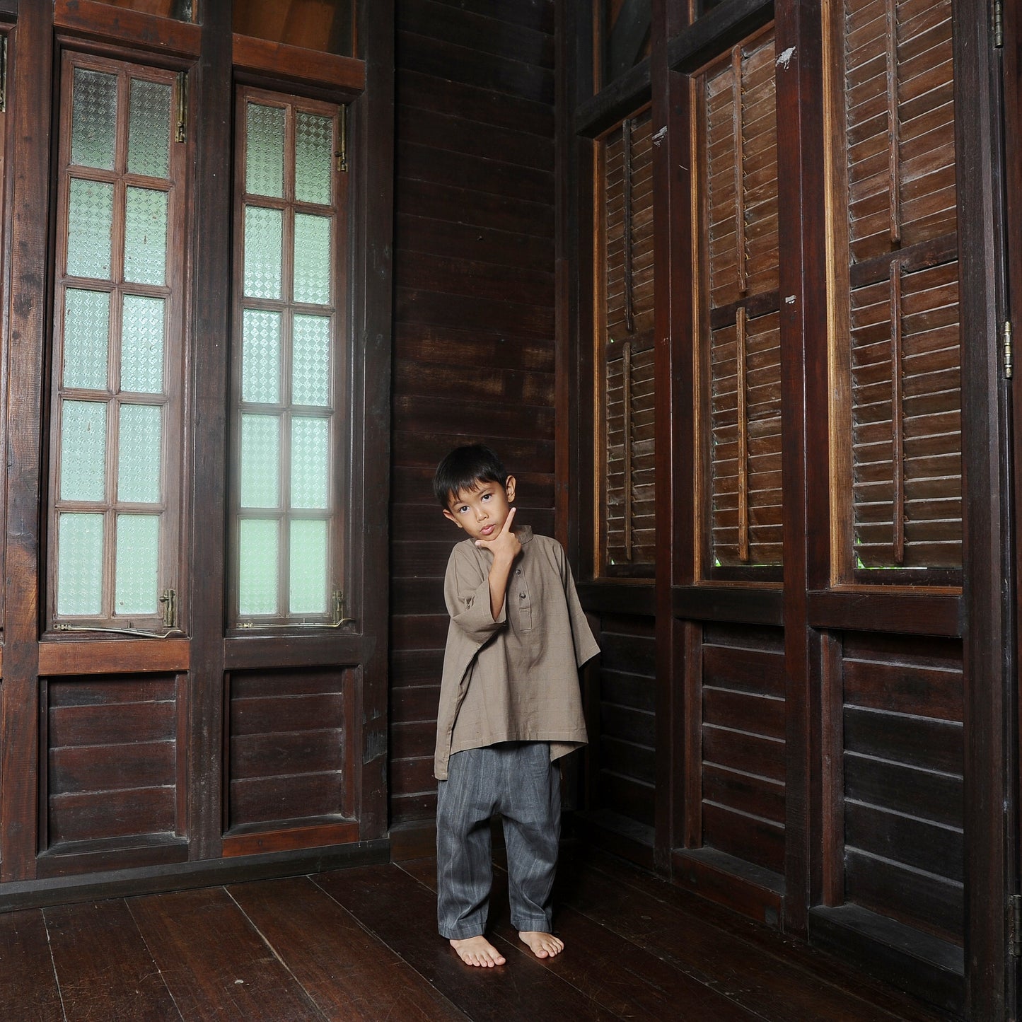 Adiratna Boxy Boy Set in Taupe