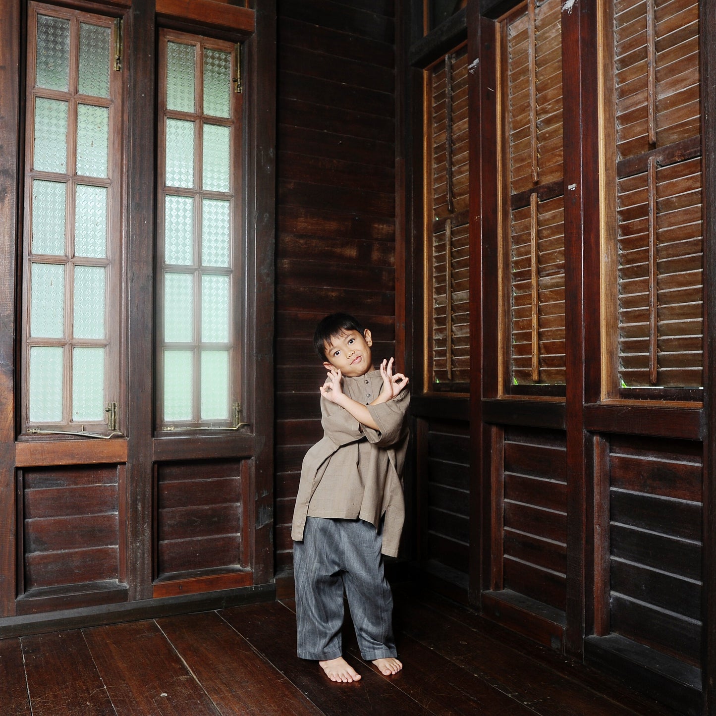 Adiratna Boxy Boy Set in Taupe