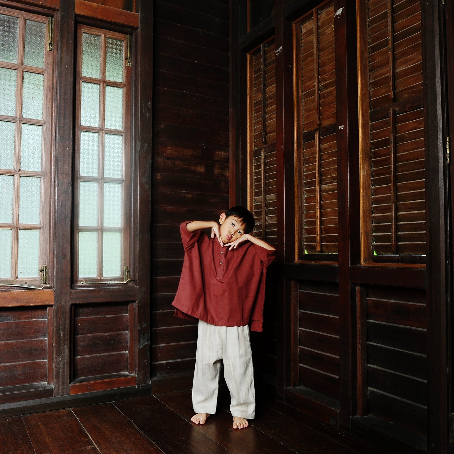 Adiratna Boxy Boy Set in Dusty Red