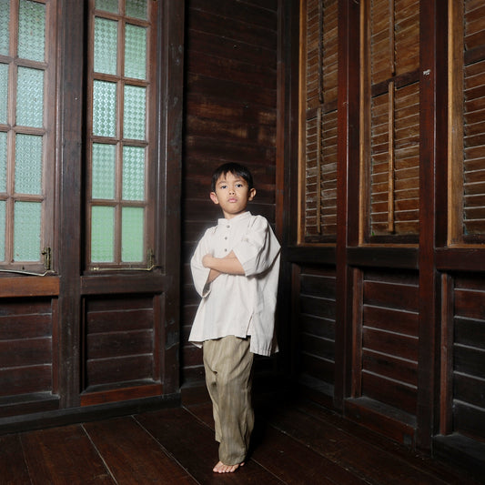 Adiratna Boxy Boy Set in Ivory