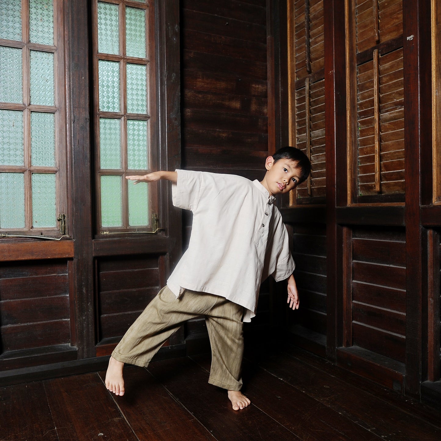 Adiratna Boxy Boy Set in Ivory
