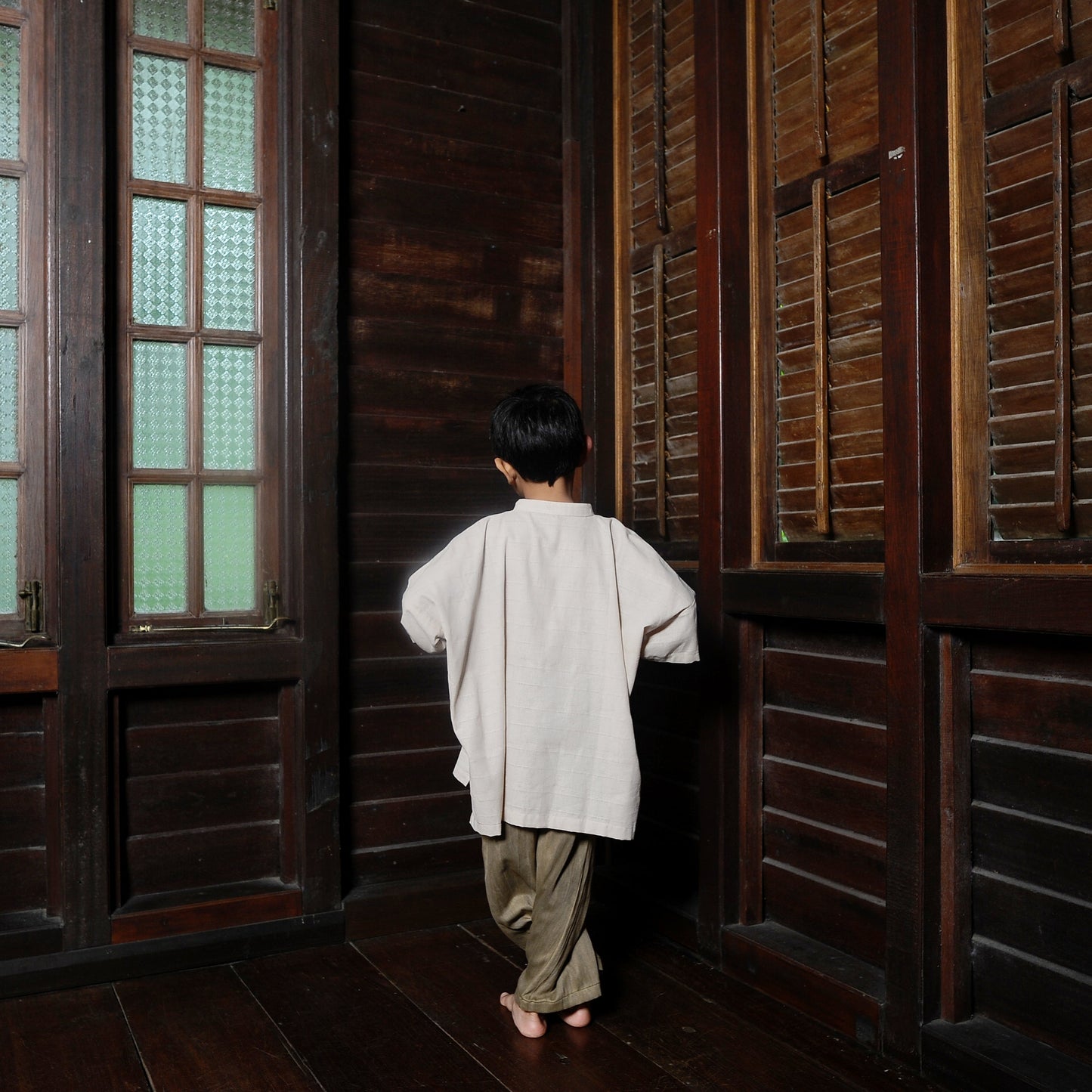 Adiratna Boxy Boy Set in Ivory