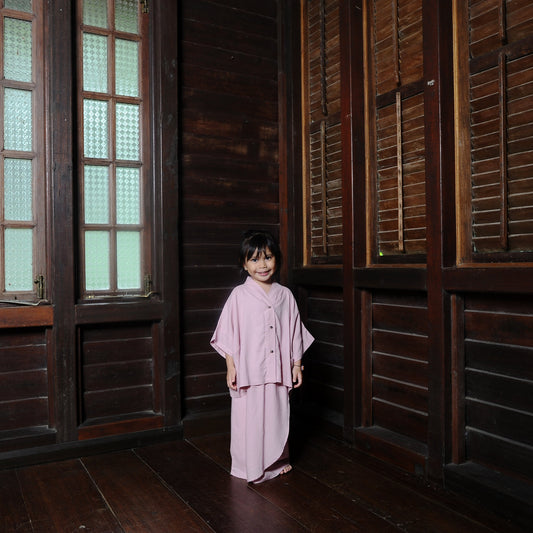 Puspa Girl Kebaya Set in Pink
