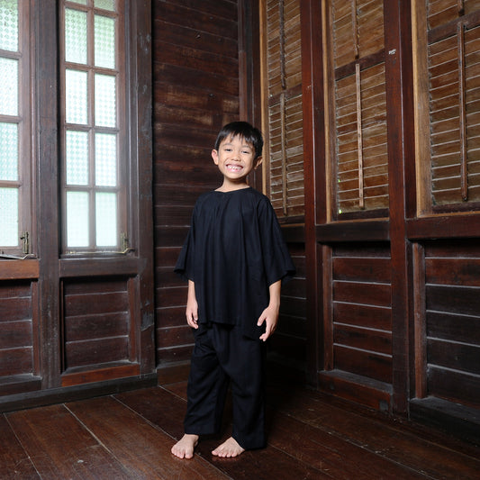 Kama Boy Set in Black