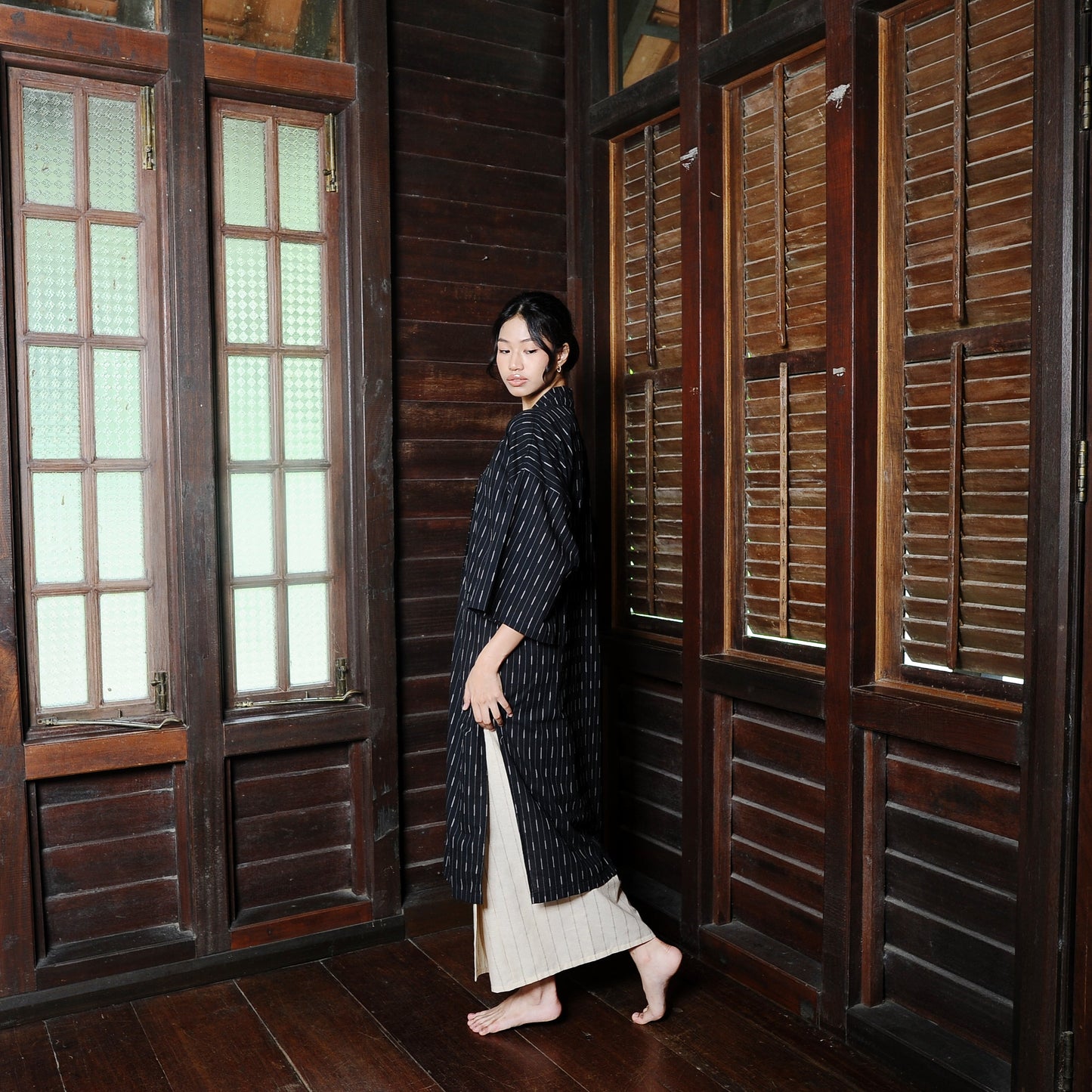 Renjana Kebarung Top in Black