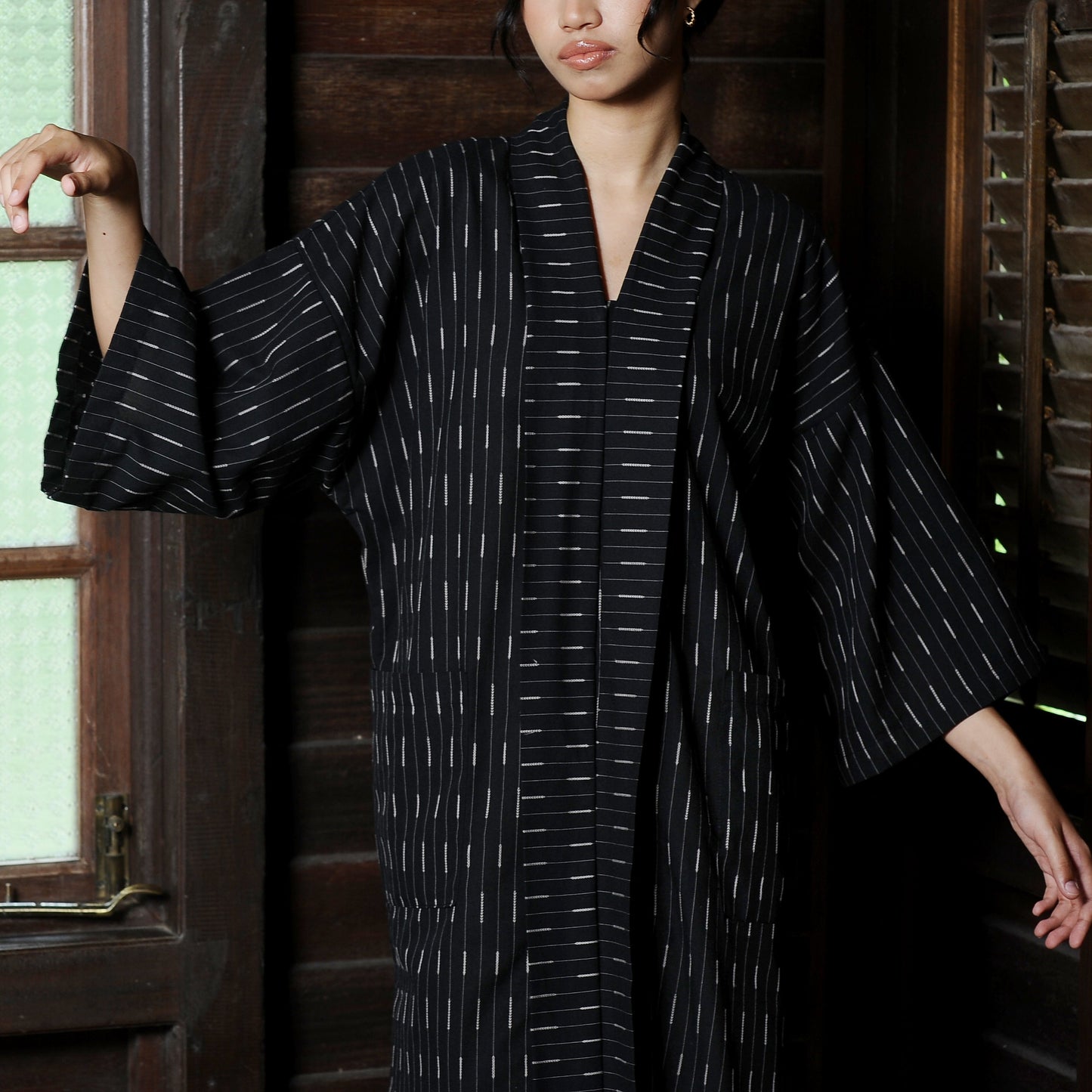 Renjana Kebarung Top in Black