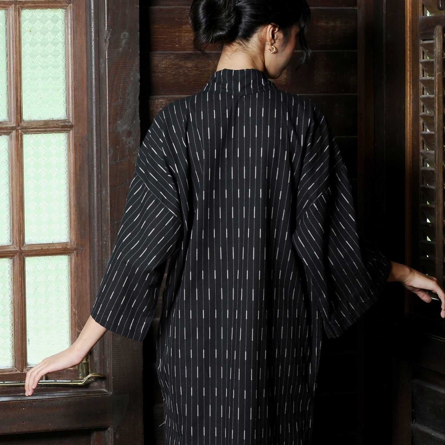 Renjana Kebarung Top in Black