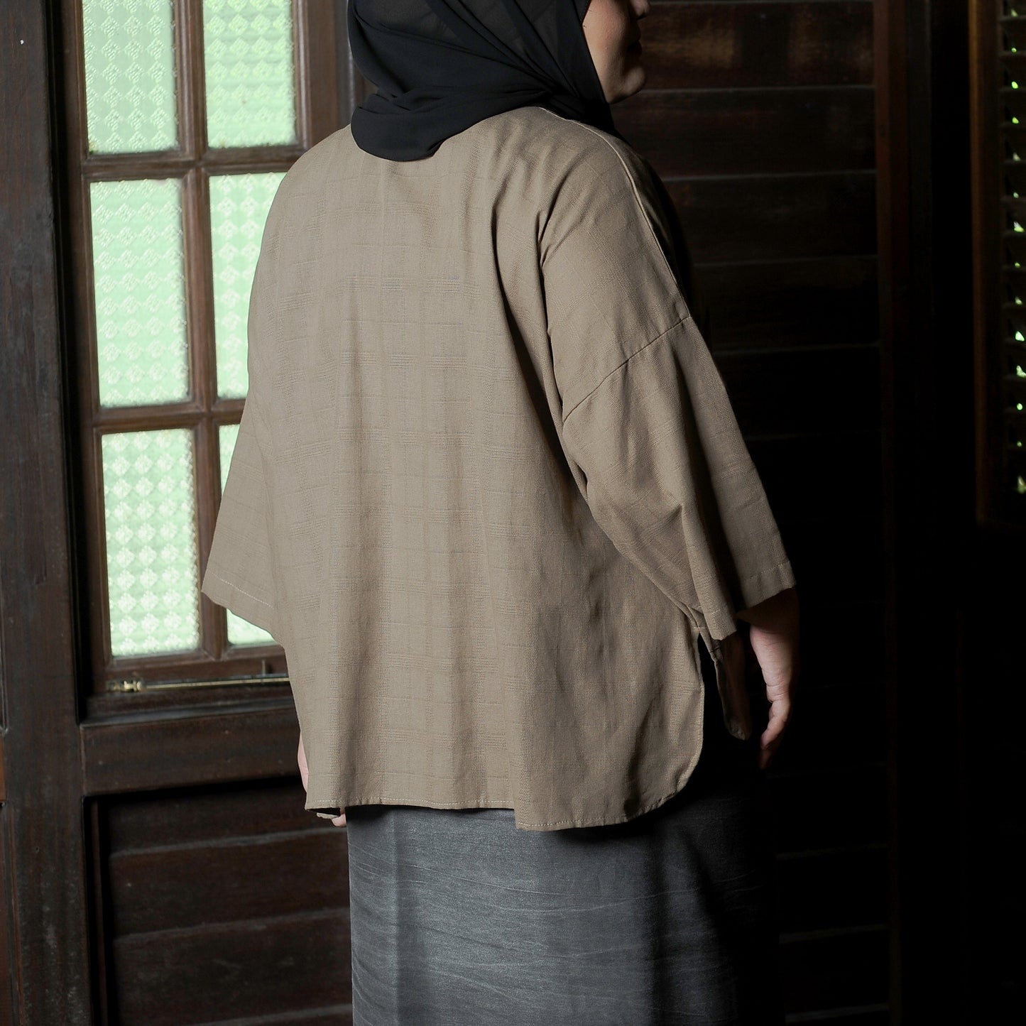 Afsun Boxy set in Taupe