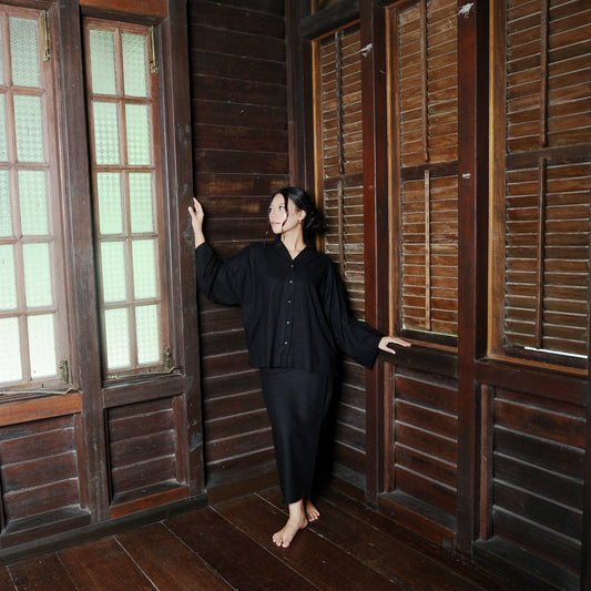 Kirana Boxy Kebaya in Black