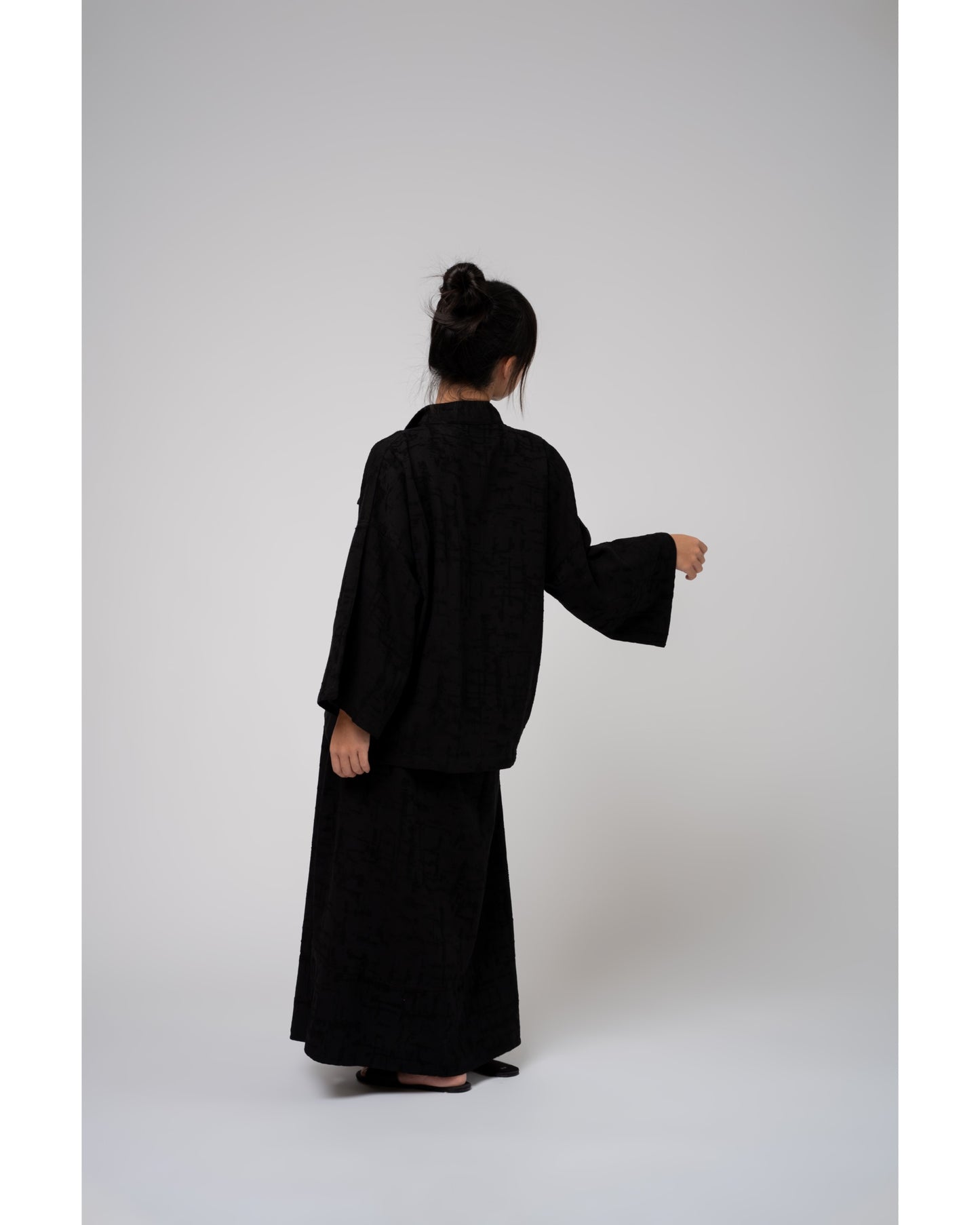 Kage Outertop In Black