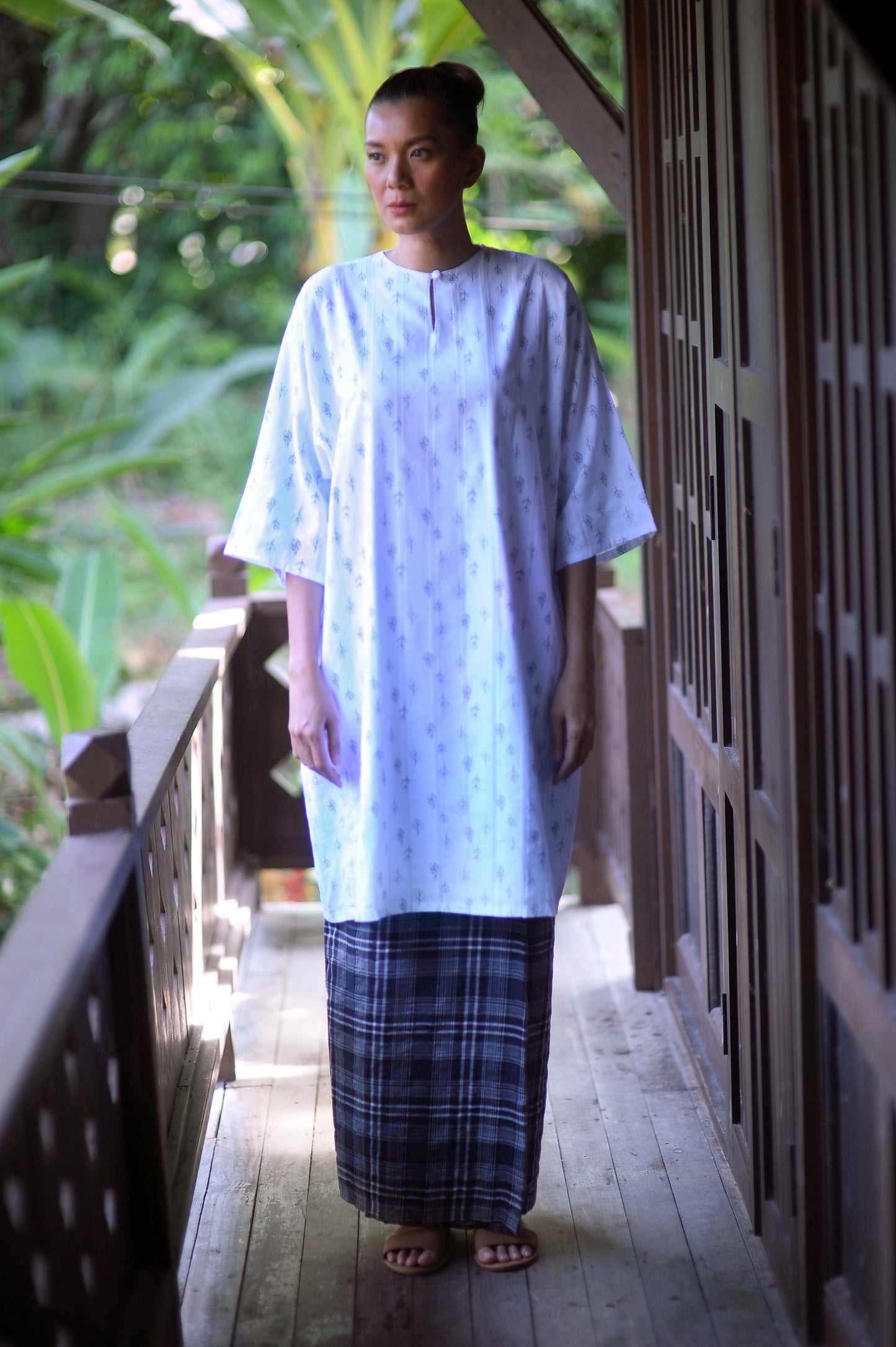 Kurung Aina