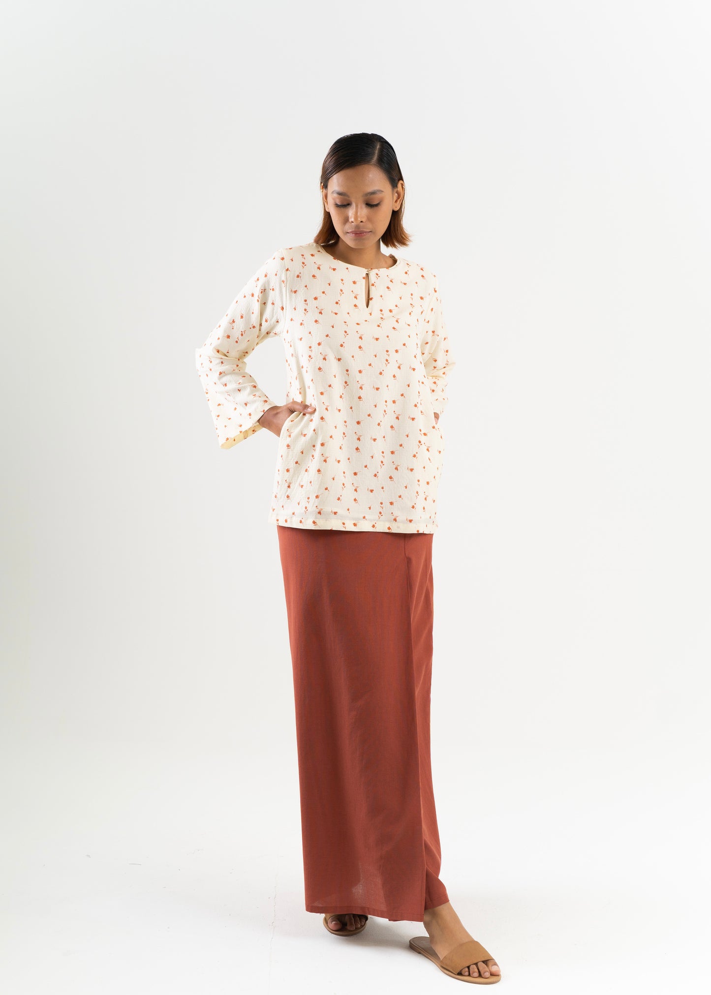 Kurung Nur In Coral