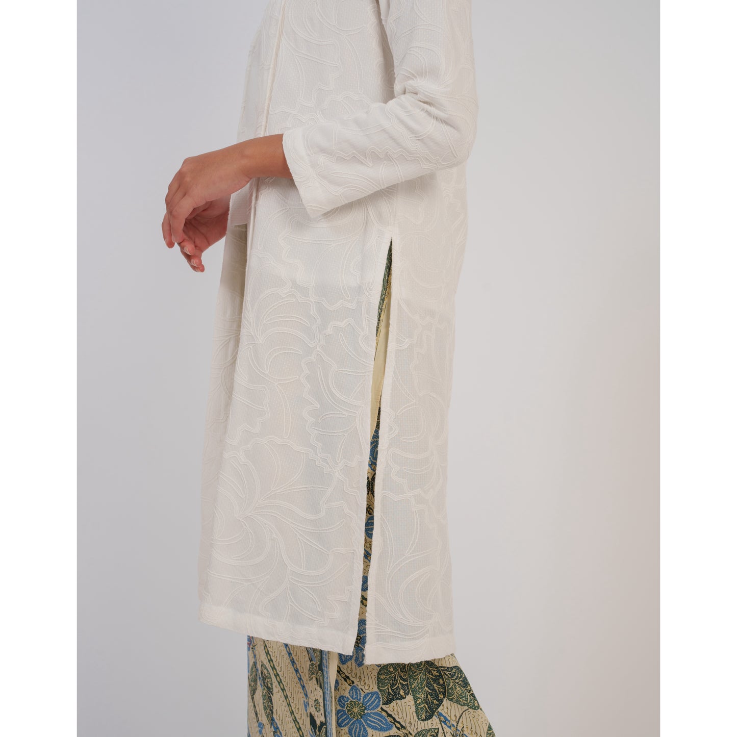 Mayang Kebaya X Pithecanthropus Bali Set in White