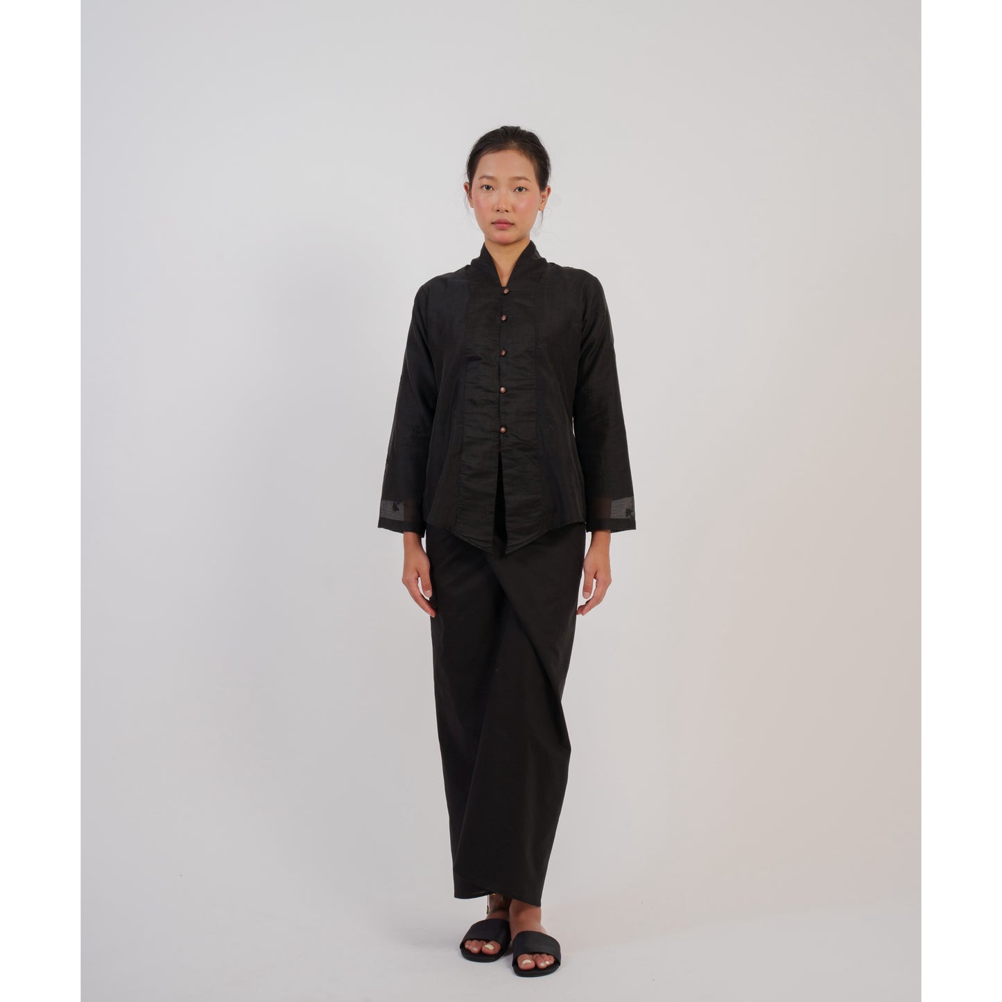 Yuki Kebaya Pendek Set in Black