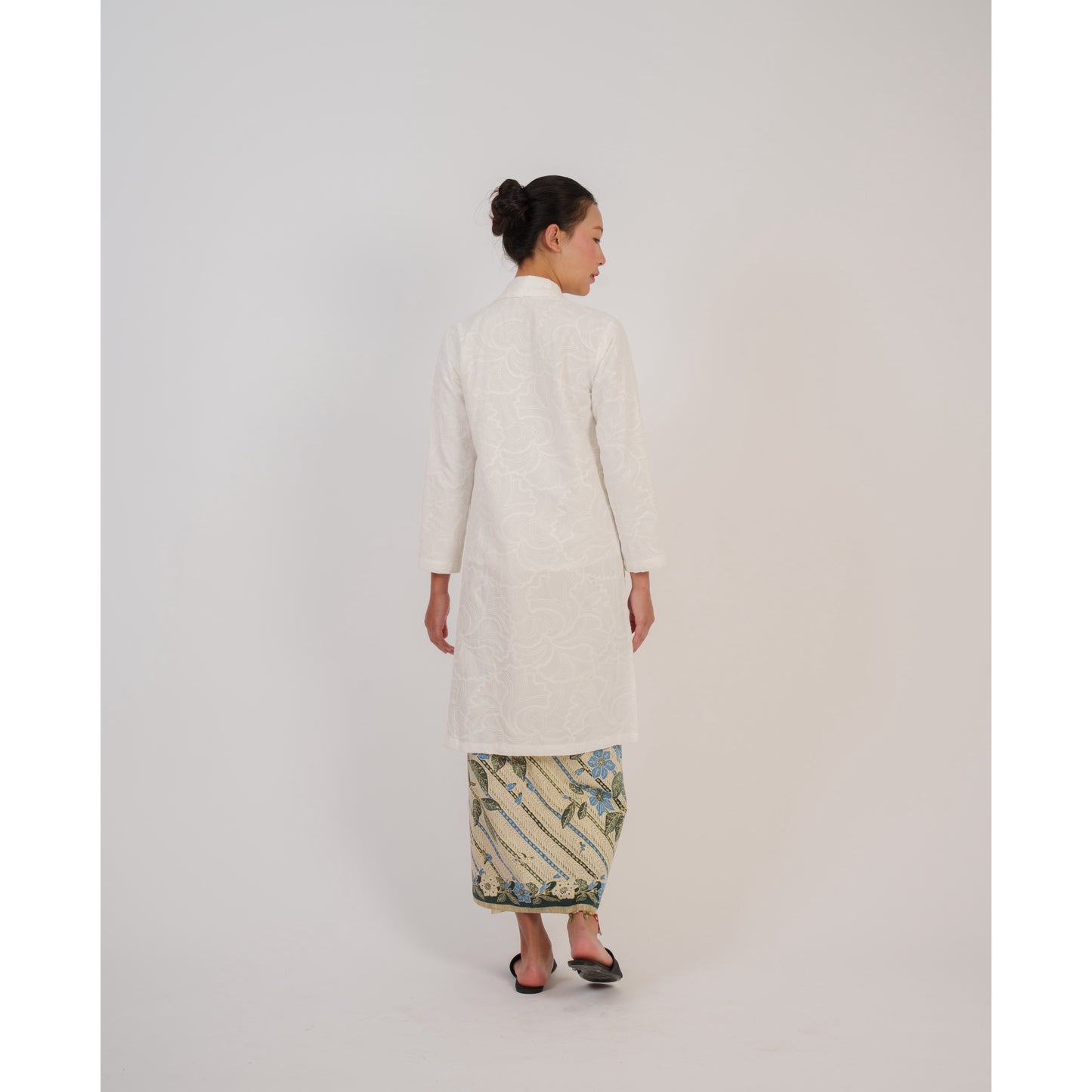 Mayang Kebaya X Pithecanthropus Bali Set in White