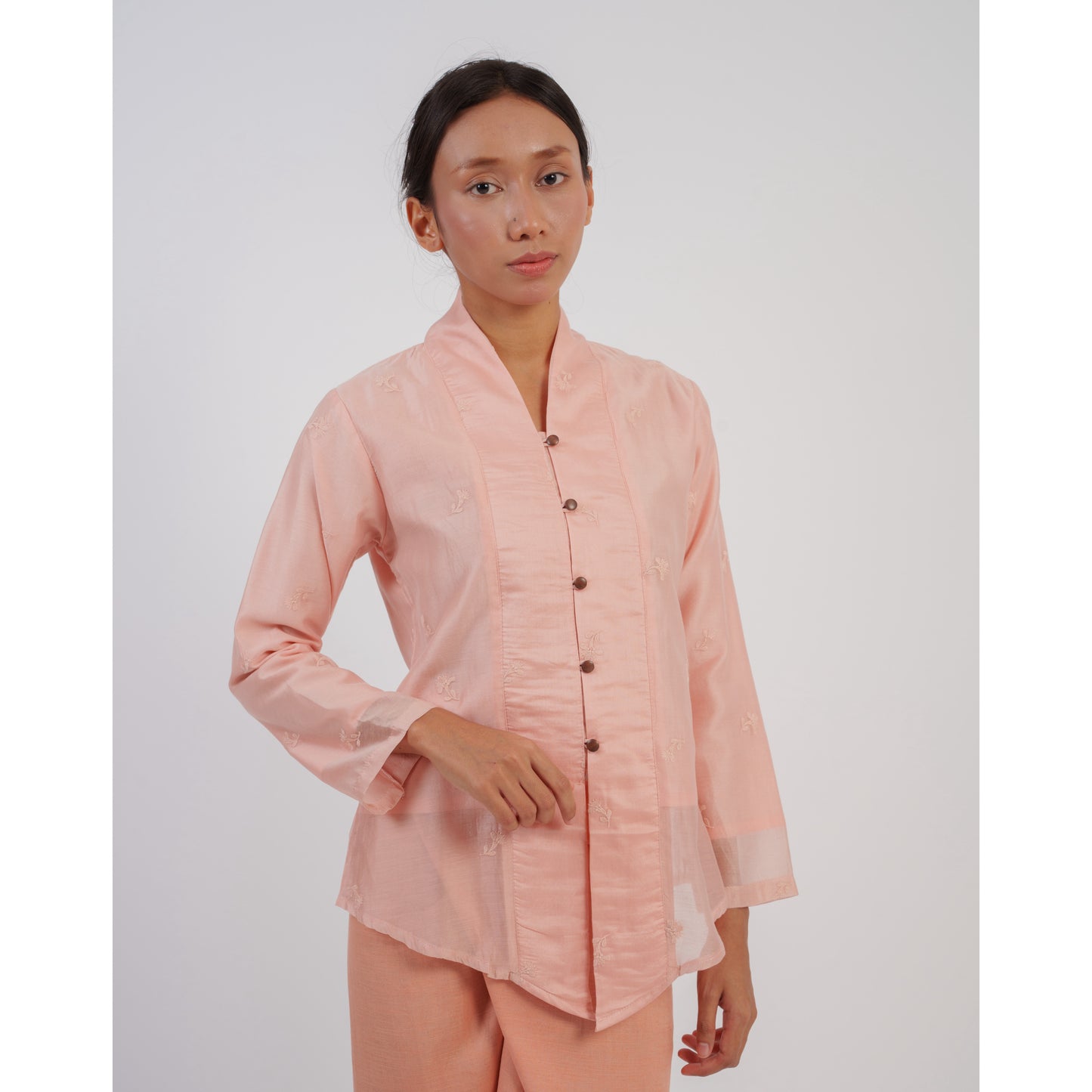 Yuki Kebaya Pendek in Peach