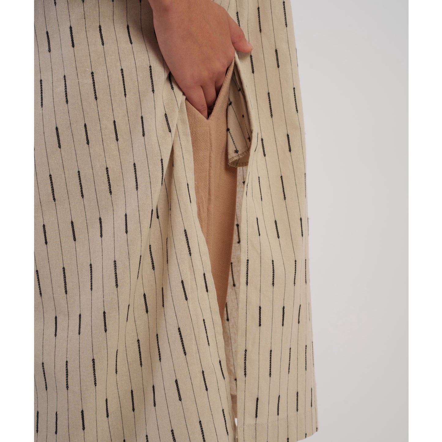 Renjana Kebarung Top in Ivory