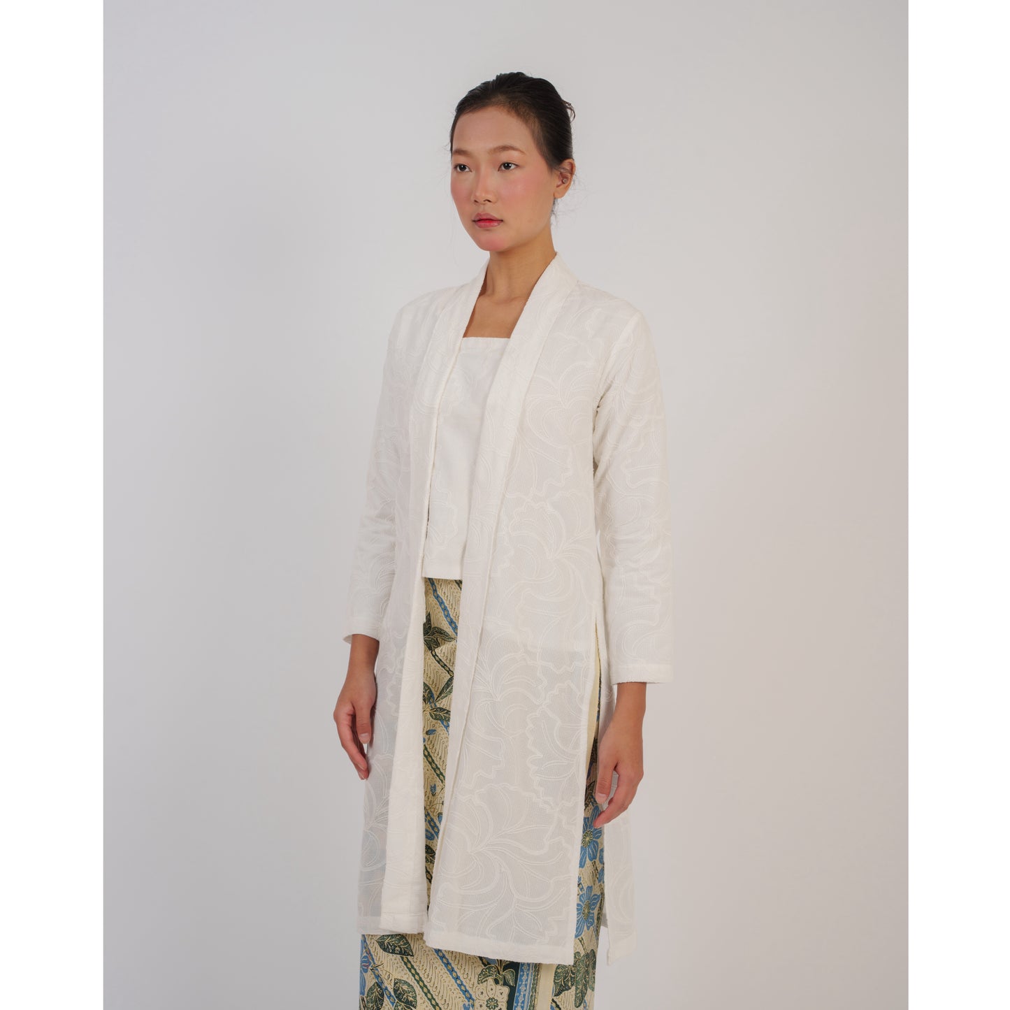 Mayang Kebaya X Pithecanthropus Bali Set in White
