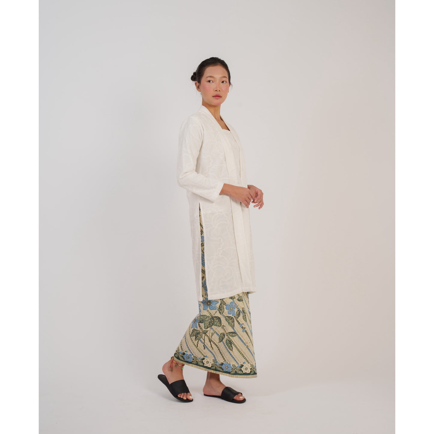 Mayang Kebaya X Pithecanthropus Bali Set in White