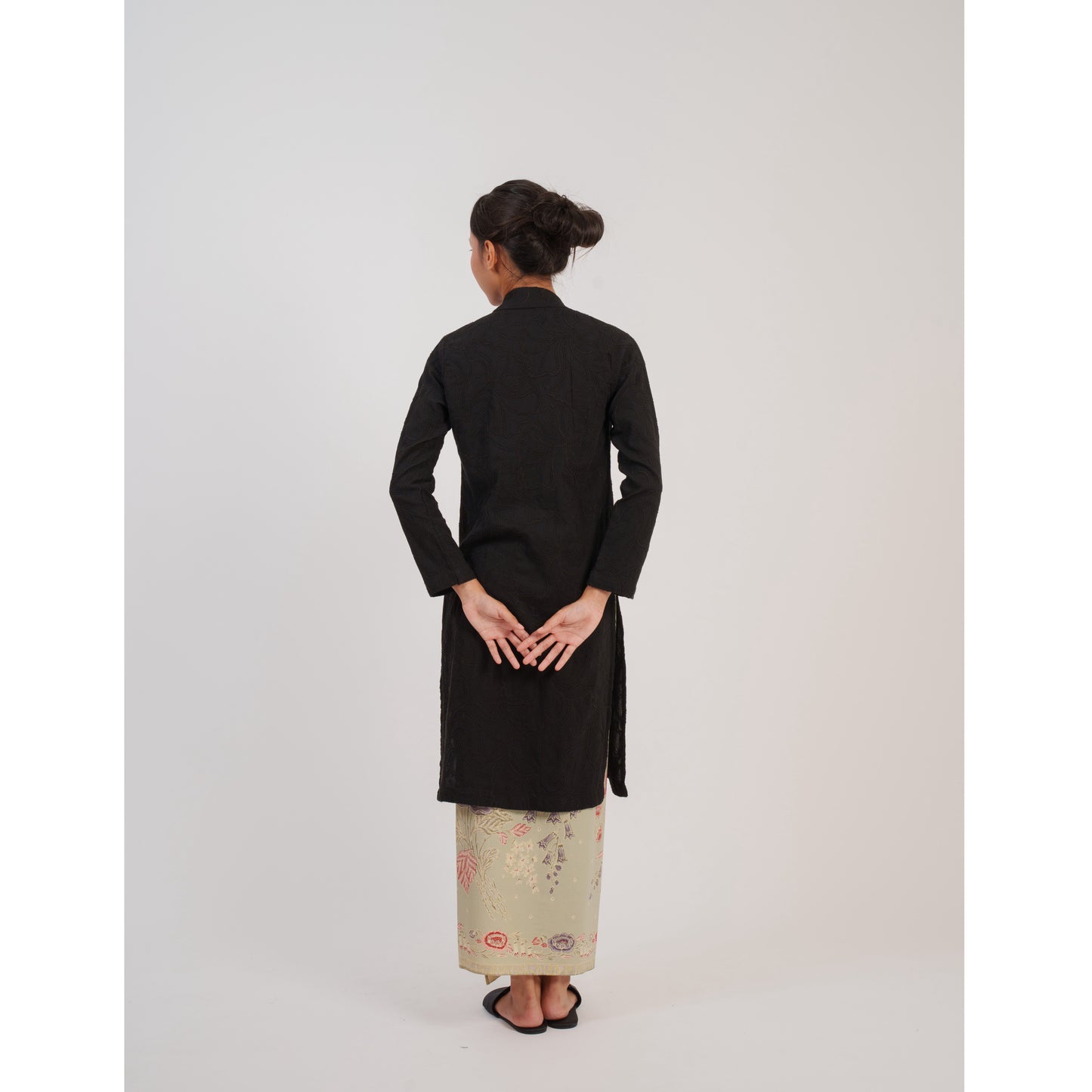 Mayang Kebaya X Pithecanthropus Bali Set in Black