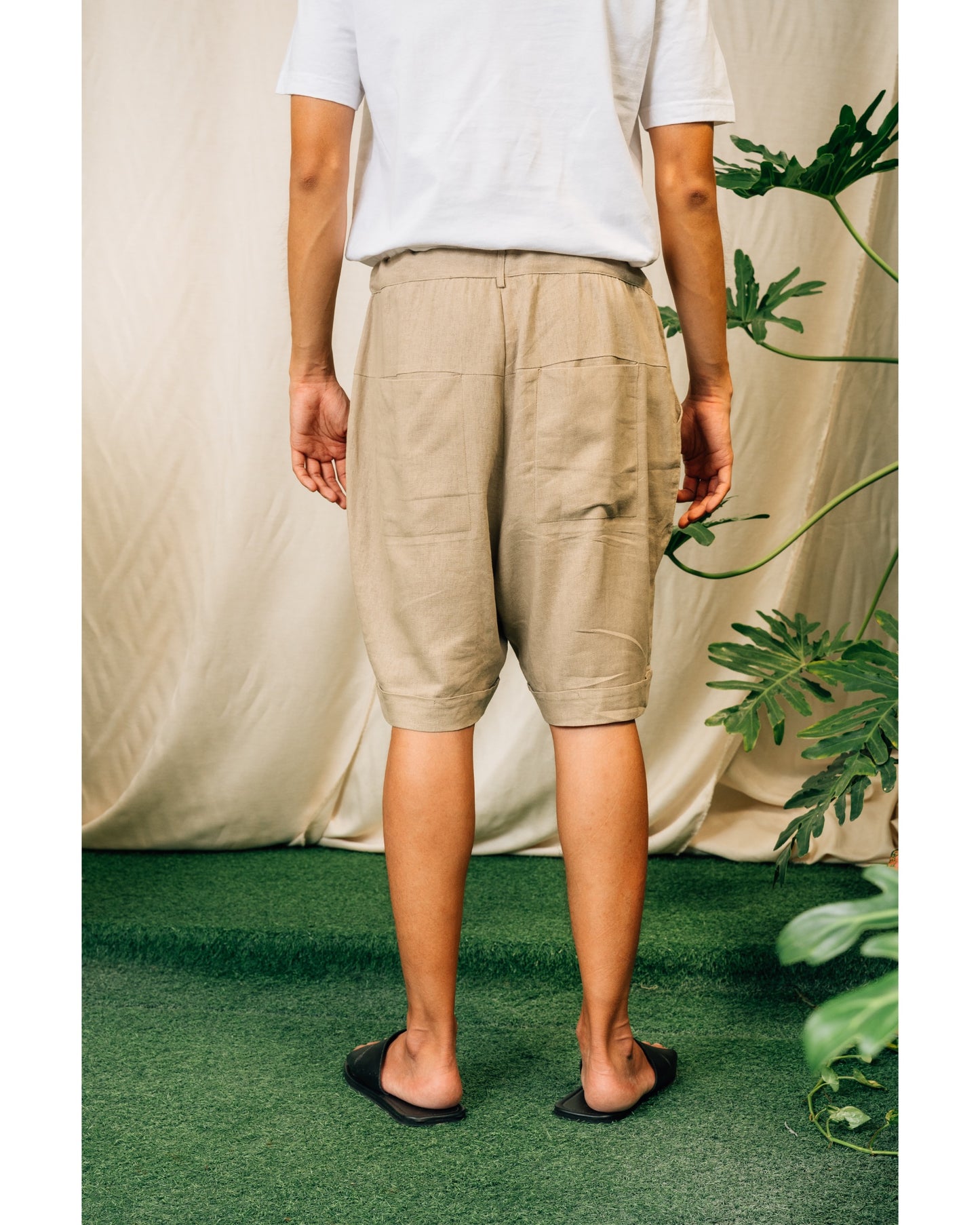 Oka Shorts in Brown