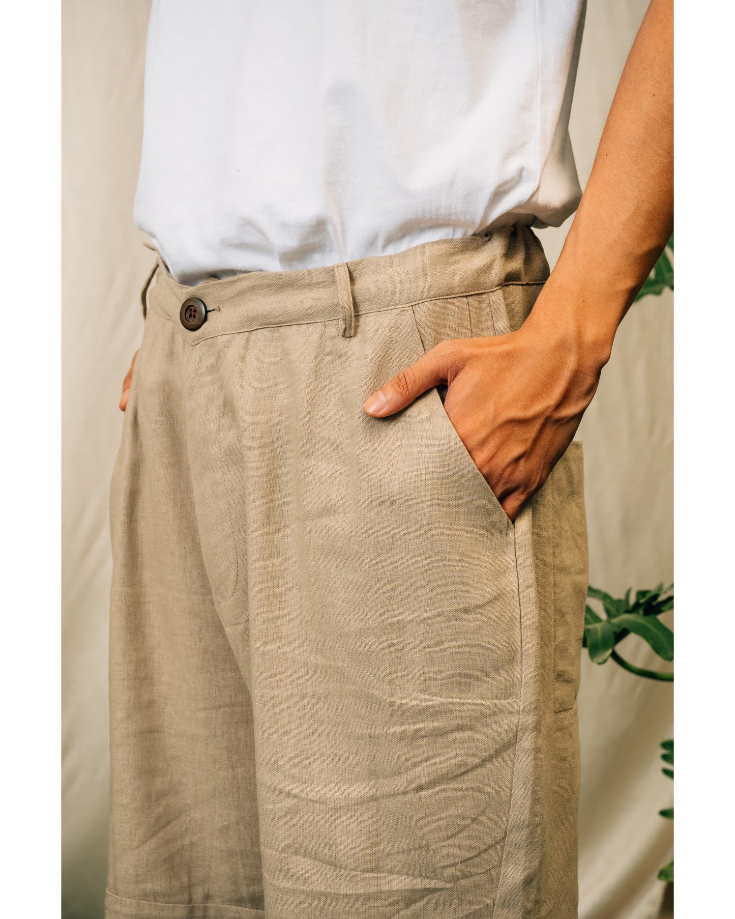 Oka Shorts in Brown
