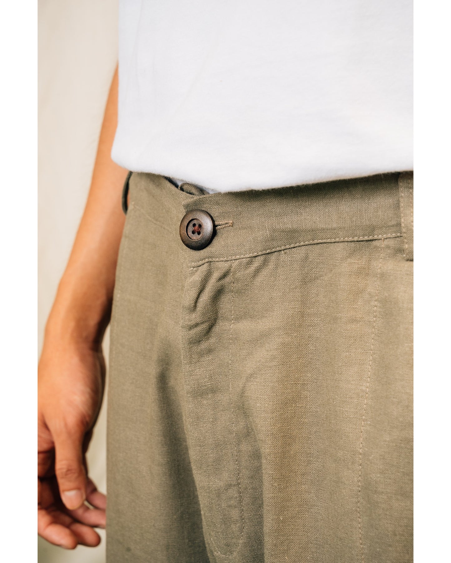 Oka Shorts in Olive