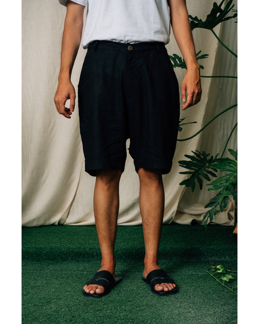 Oka Shorts in Black
