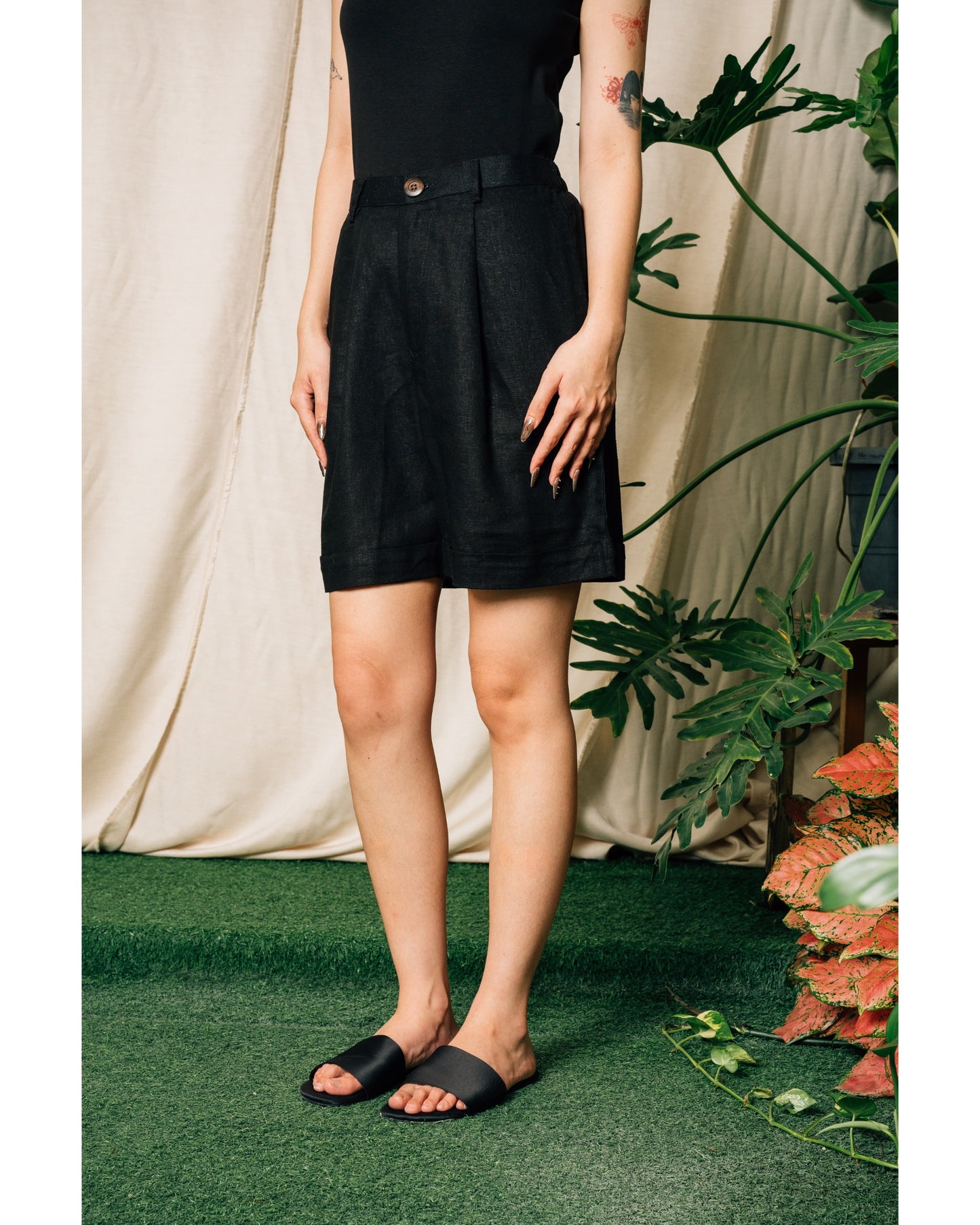 Kiri Shorts in Black