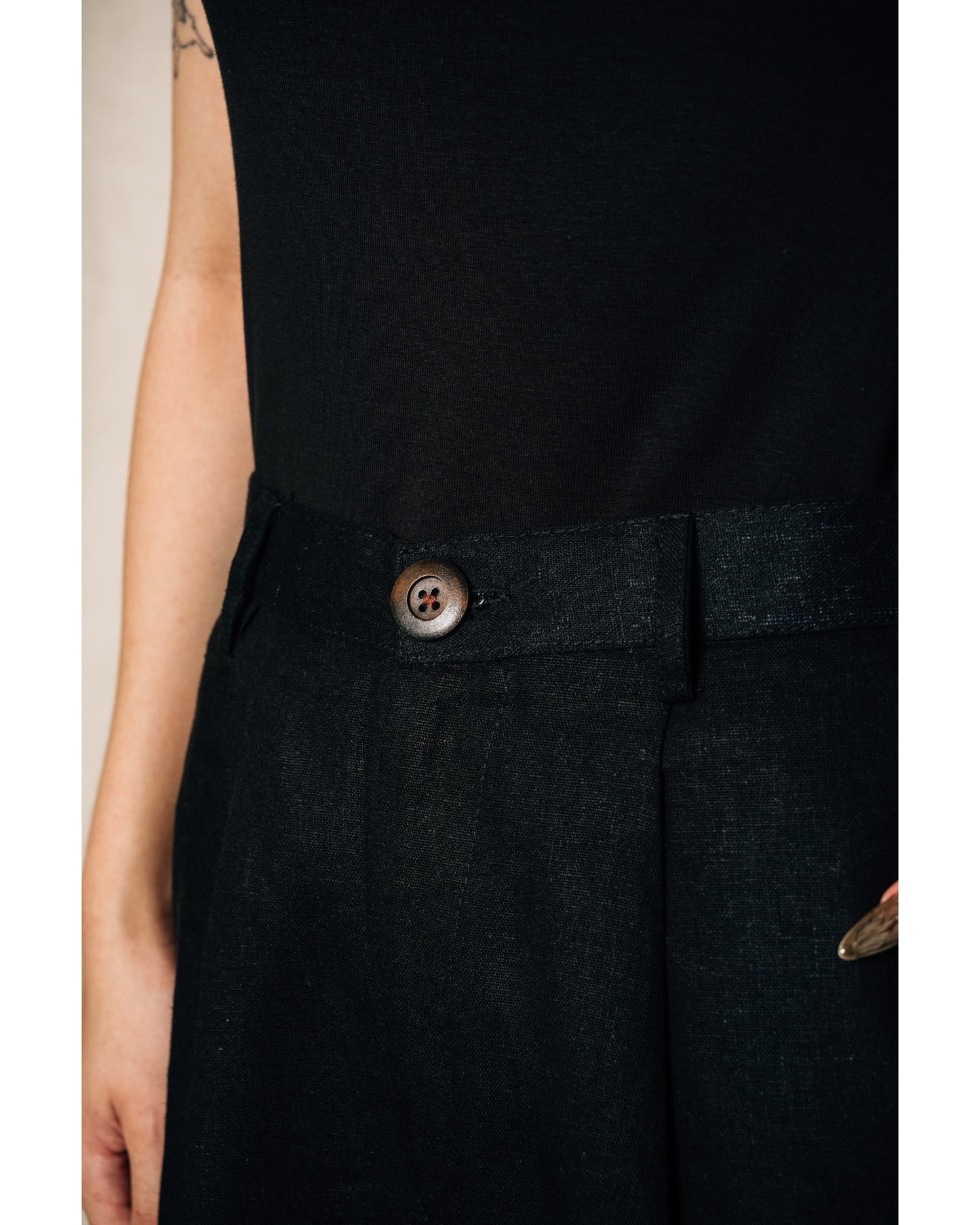 Kiri Shorts in Black