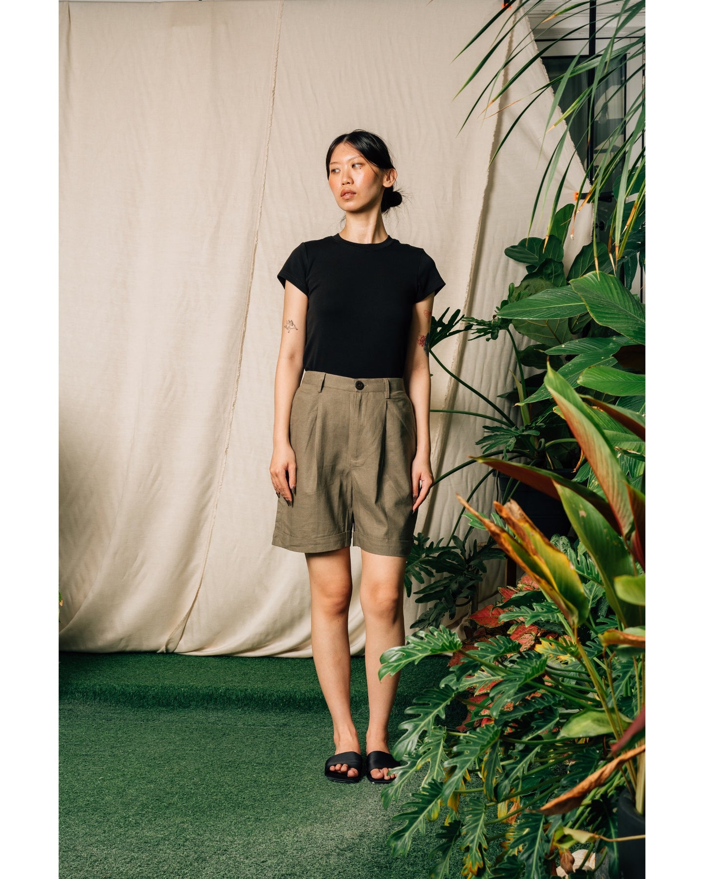 Kiri Shorts in Olive