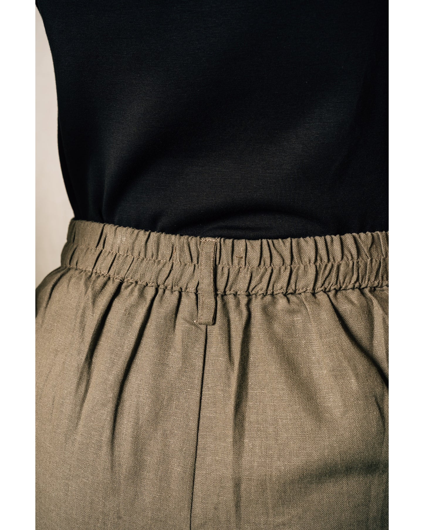 Kiri Shorts in Olive
