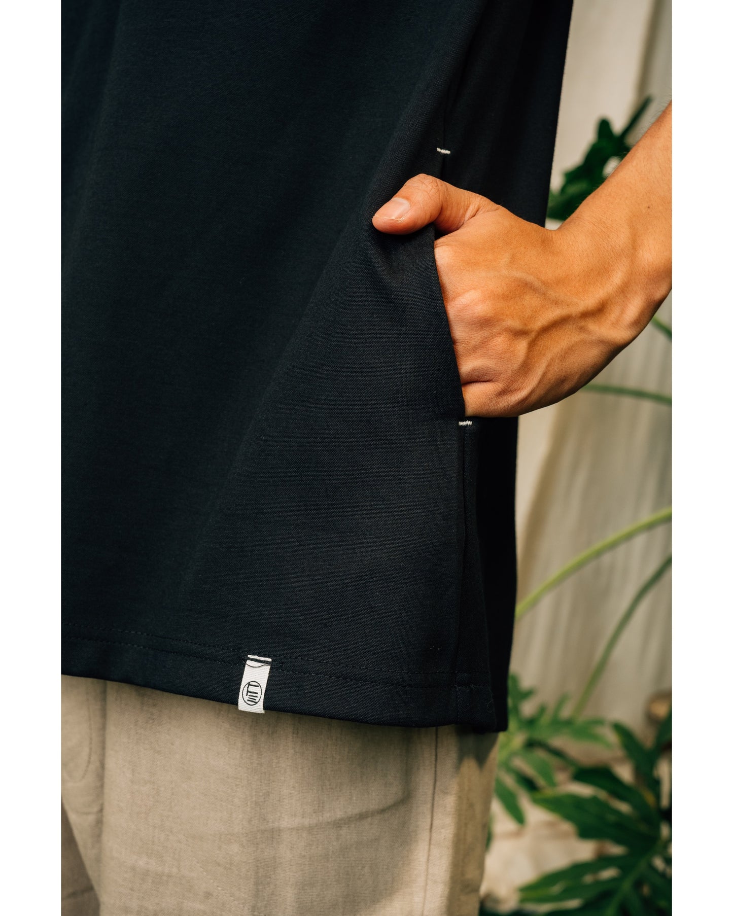 Pine Basic Top in Black