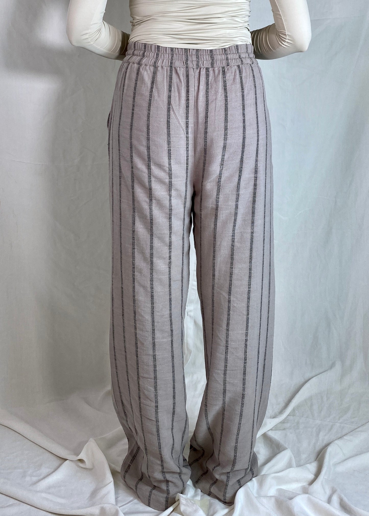 Gumbira Pants In Striped Grey